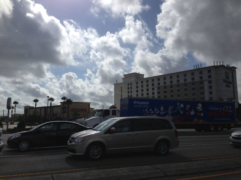 Holiday Inn Orlando across Universalstudio 02 Holiday Inn Hotel & Suites Across From Universal Orlando