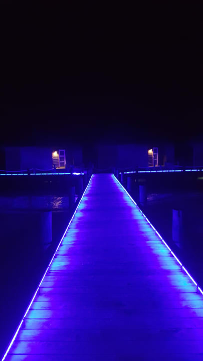 Sangu Water Villen bei Nacht Kuredu Island Resort & Spa