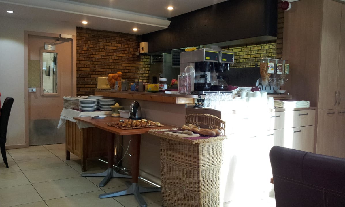 Frühstück Hotel Kyriad Verrieres-Le-Buisson - Antony