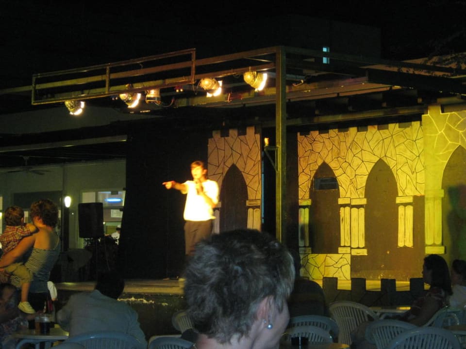 Animation am Abend Grand Palladium White Island Resort & Spa