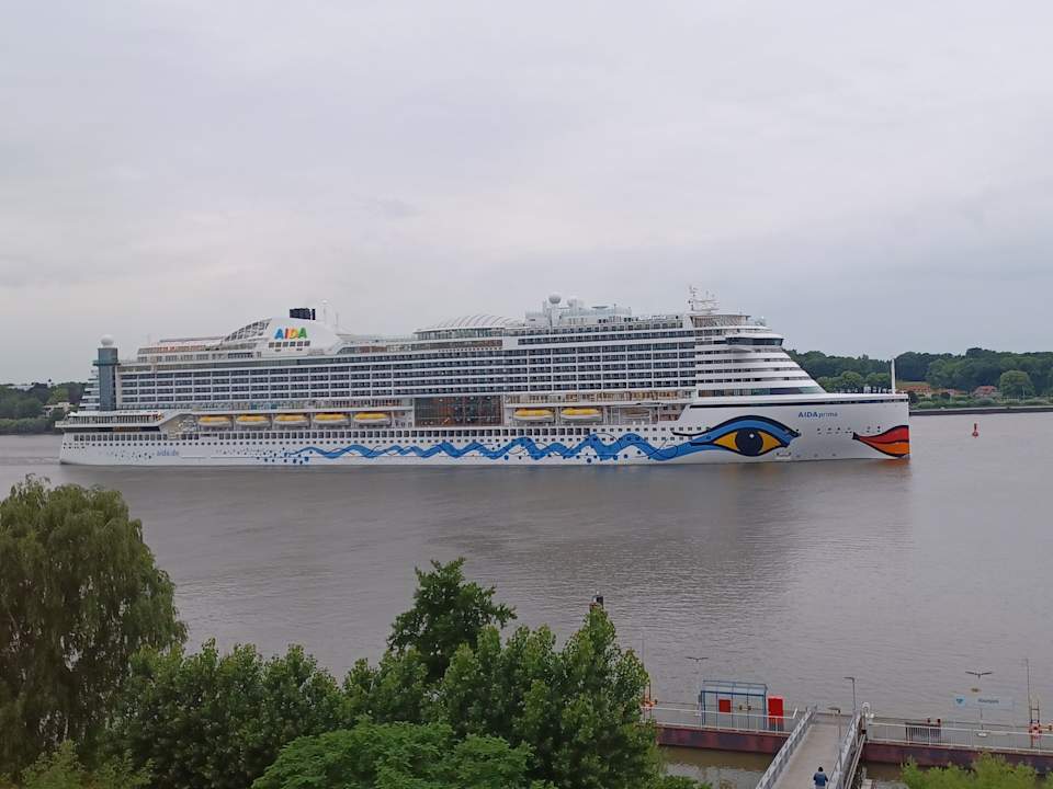 Ausblick elaya hotel hamburg finkenwerder