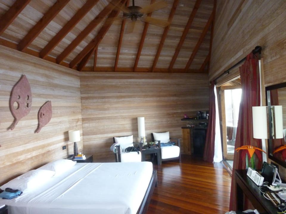Ein super Zimmer und super bequemes, grosses Bett Mirihi Island Resort