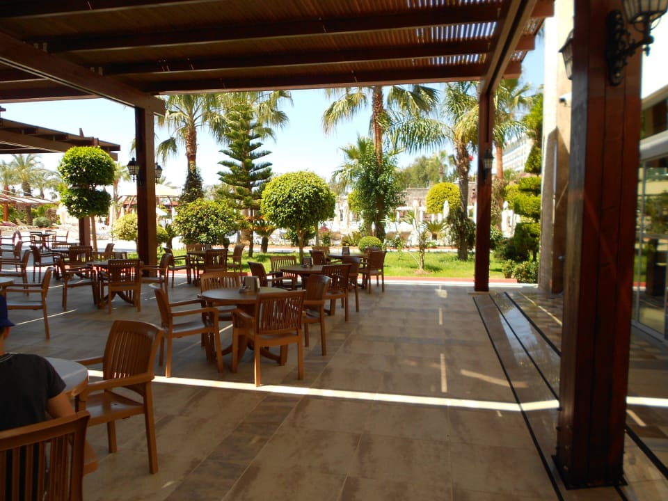 Poolbar außen Saphir Resort & Spa