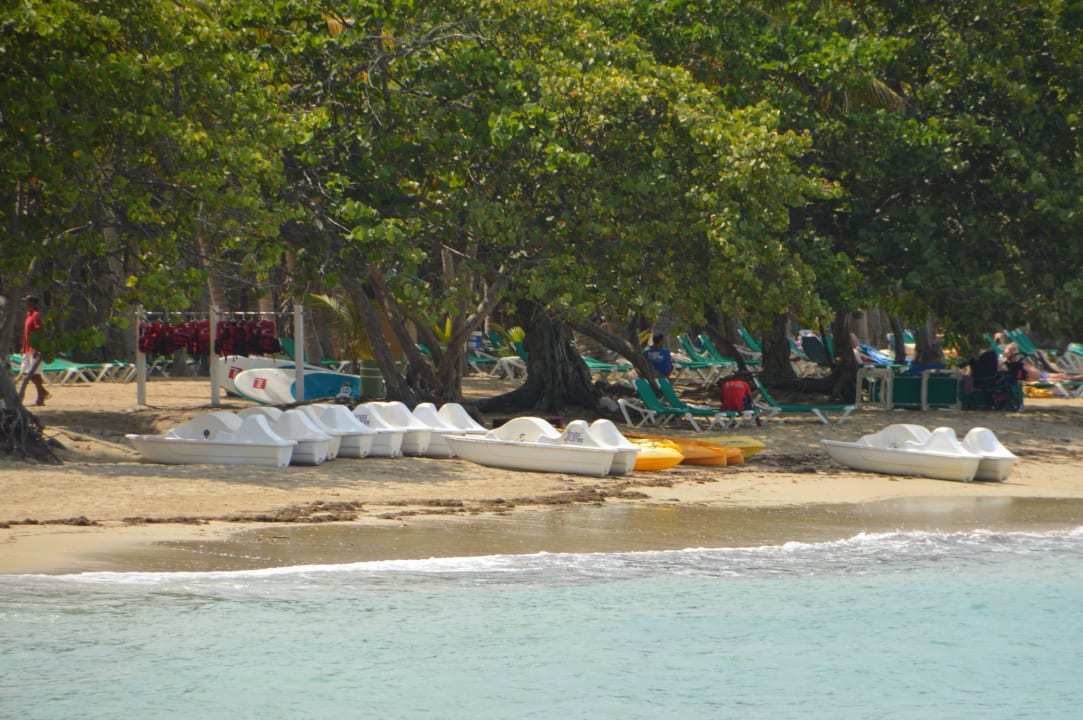 Strand Playabachata Hotel