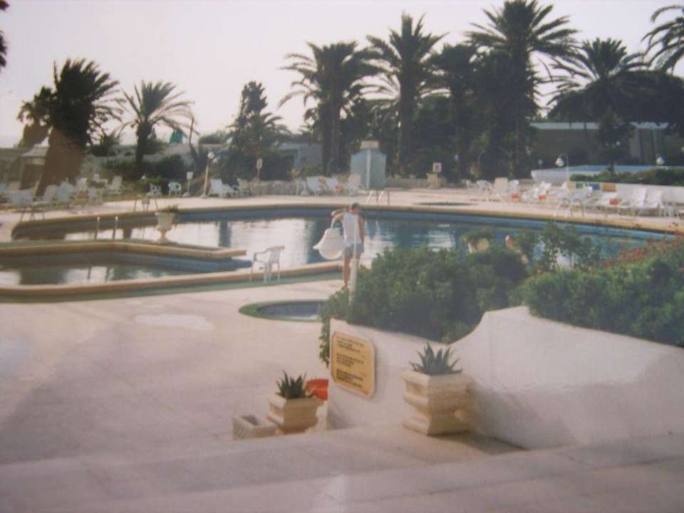 Poolansicht Hotel Hill Diar