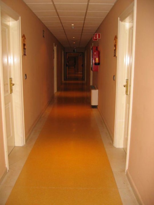 Hotelflur Playaluna Hotel Best Roquetas