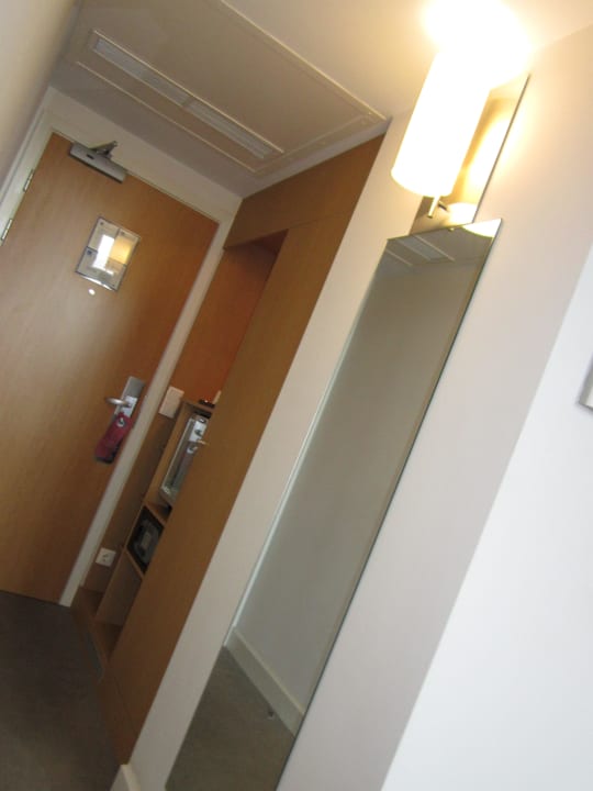 Eingang des Zimmers Hotel Novotel Vilnius