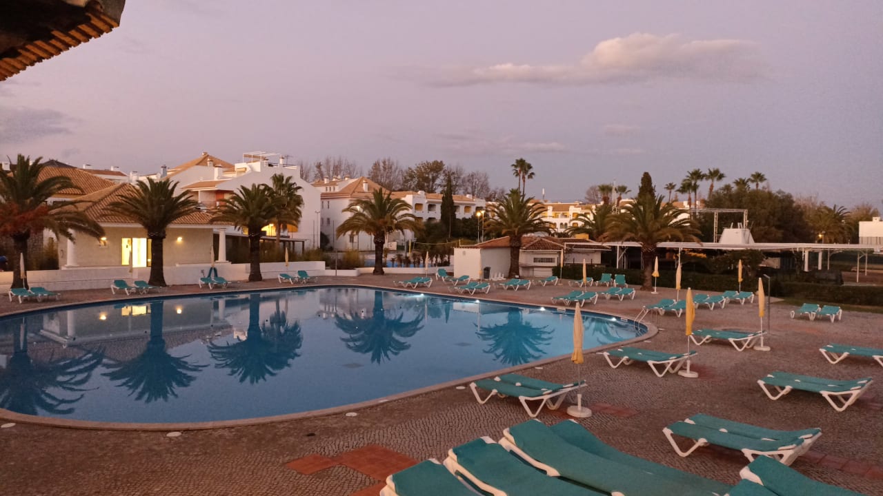 Pool Golden Club Cabanas