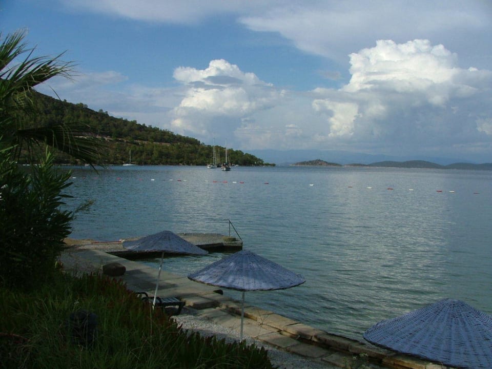 Strand im unten Bereich der Anlage Sarpedor Boutique Hotel