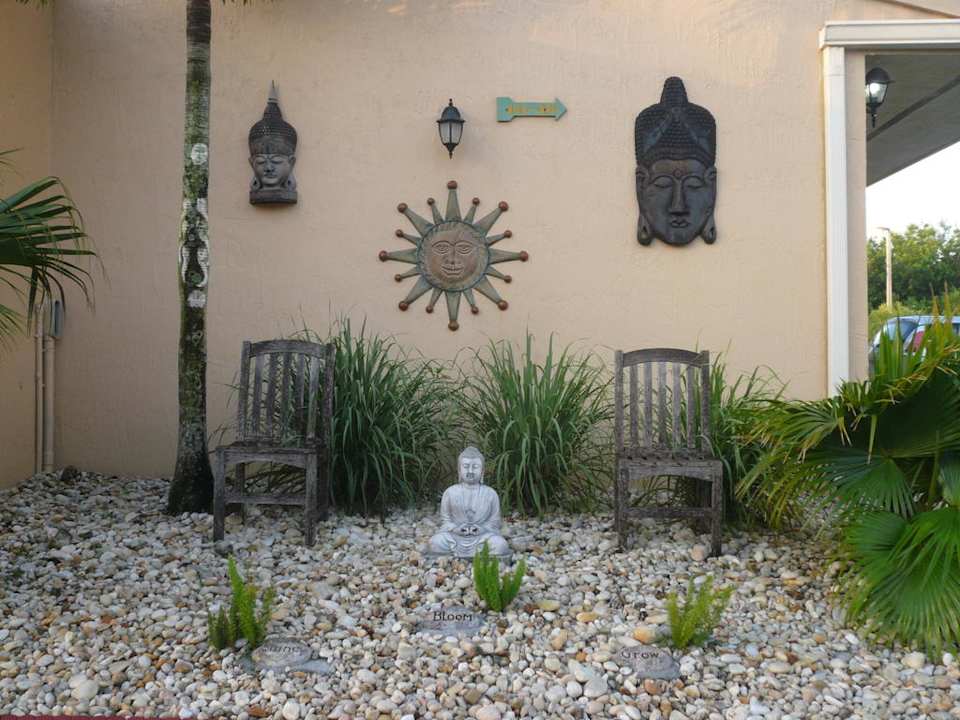 Liebevoll angelegter Garten Hotel Travelodge Florida City