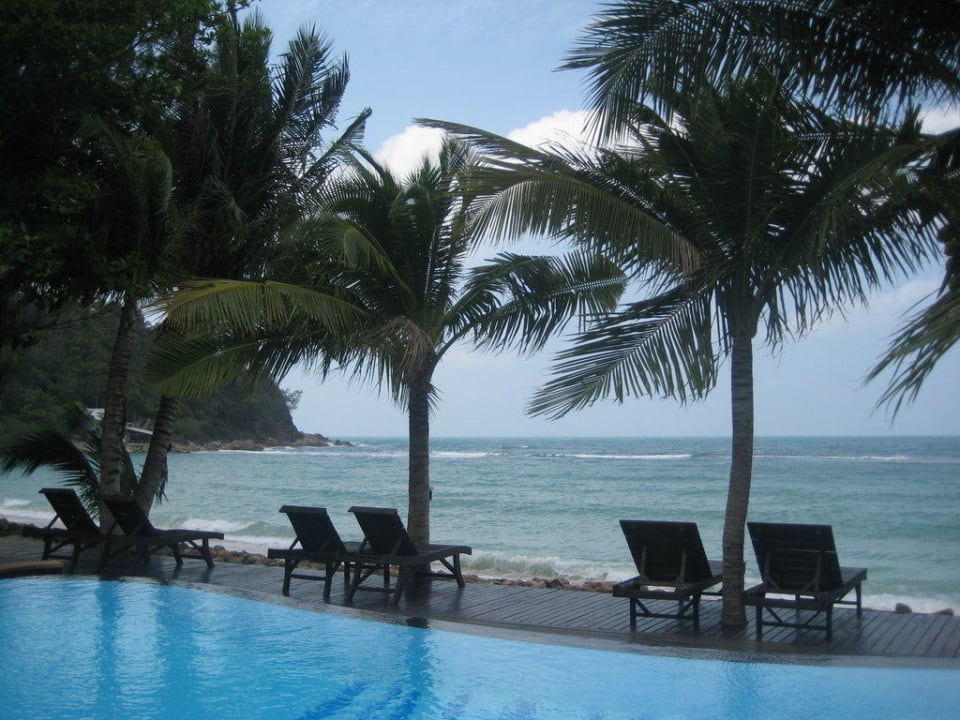 Ausblick vom Pool zum Meer Hotel Salad Hut