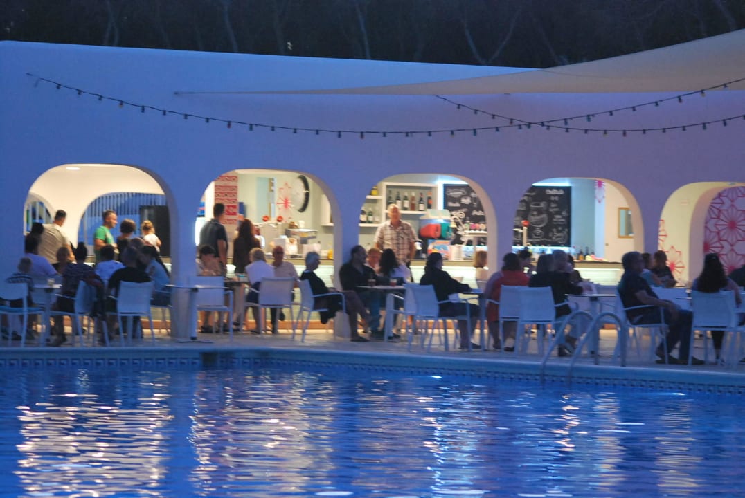 Abenprogramm Cala Llenya Resort Ibiza