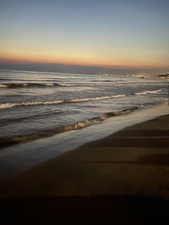 Strand Side Bay Hotel