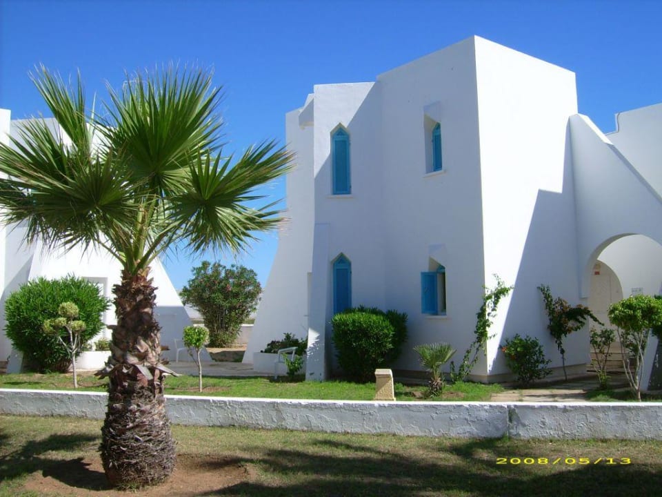 Bungalowanlage neben dem Hauptgebäude Ruspina Beach Resort