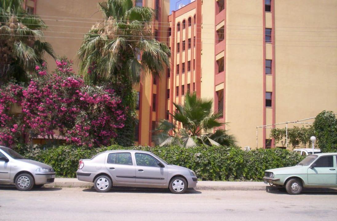 Hintere Ansicht des Hotels Doris Aytur Hotel