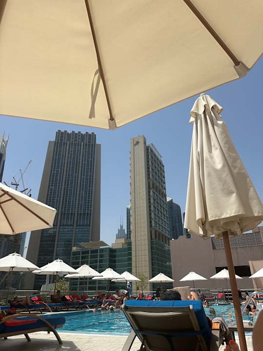 Pool Rose Rayhaan by Rotana