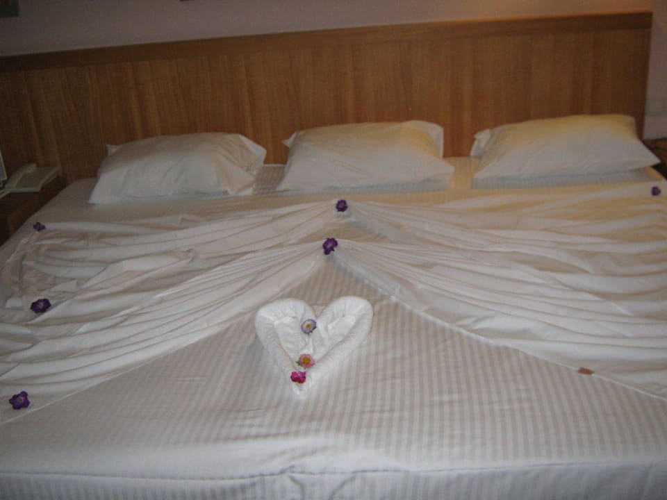 Überraschung zum Hochzeitstag Hotel Miracle Resort