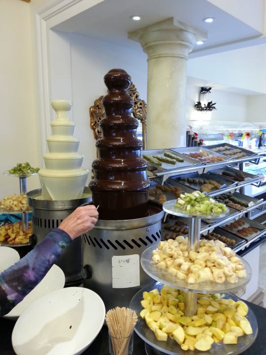 Kuchenbüffet Hotel Delphin Diva