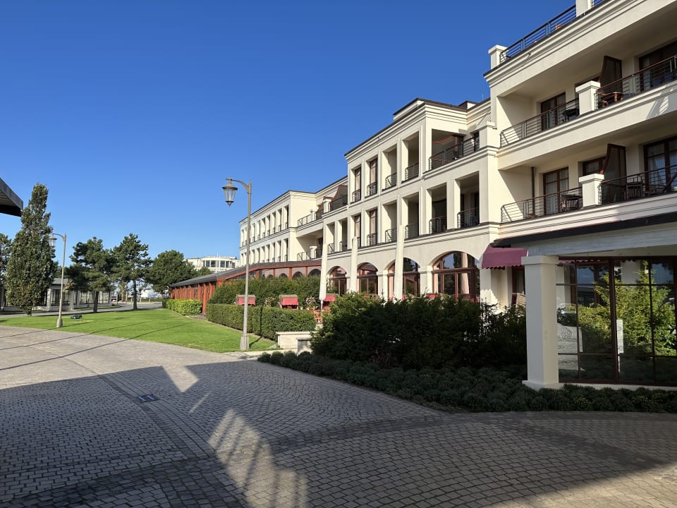 Außenansicht Hotel Yachthafenresidenz Hohe Düne