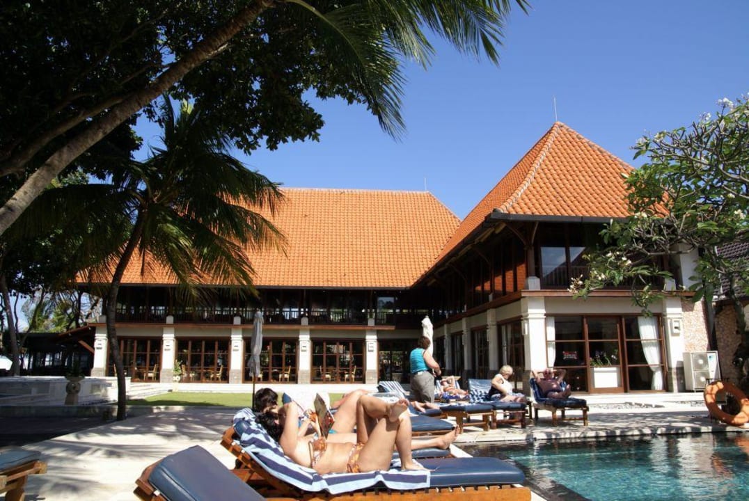 Restaurant Gebäude Puri Santrian