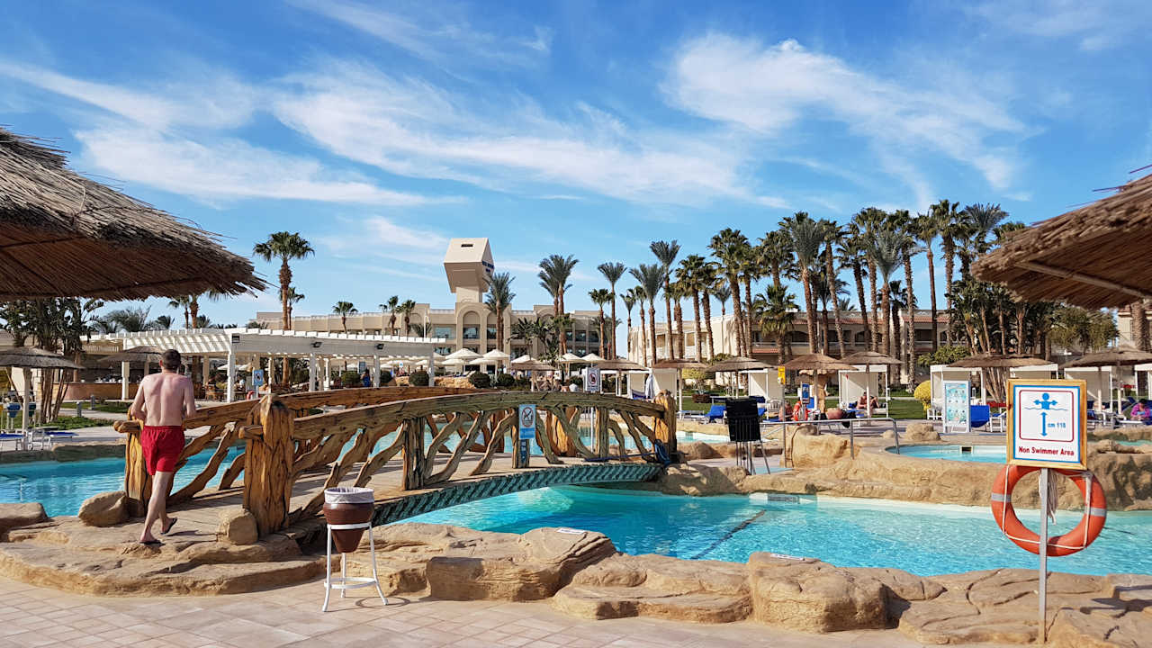 Pool Beach Albatros Resort