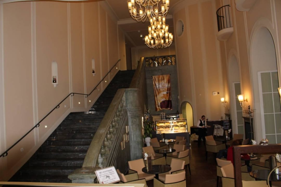 "Eingang mit Kaffeehaus" Star G Hotel Premium Dresden im