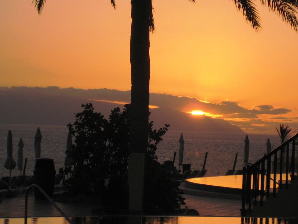 Abendstimmung am Infinity-Pool Bahia Principe Sunlight Costa Adeje