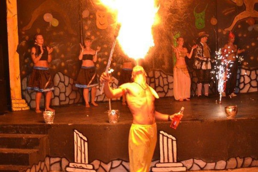 Yoga gala show Club Turtas Beach Hotel