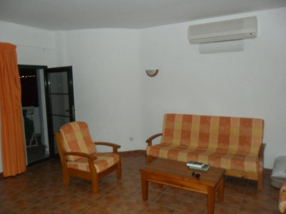 Sitzecke mit mietbarer Klima Apartamentos Lanzarote Paradise