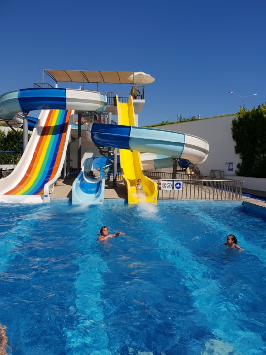 Pool Mary Hotel Side
