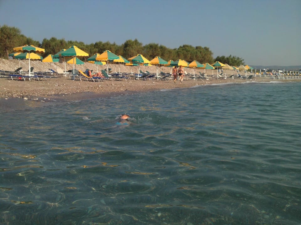 Strand vor dem Hotel Irene Palace Beach Resort Club alltoura