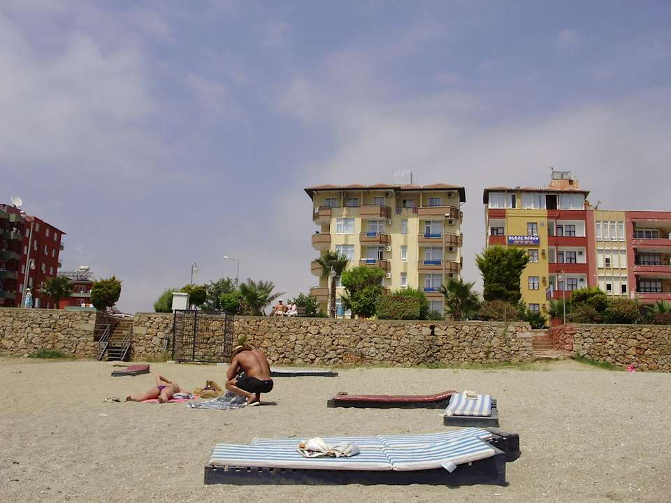 Blick vom Meer aufs Hotel Semt Luna Beach Hotel