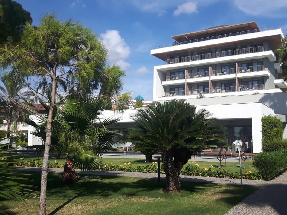 Außenansicht Acanthus Cennet Barut Collection