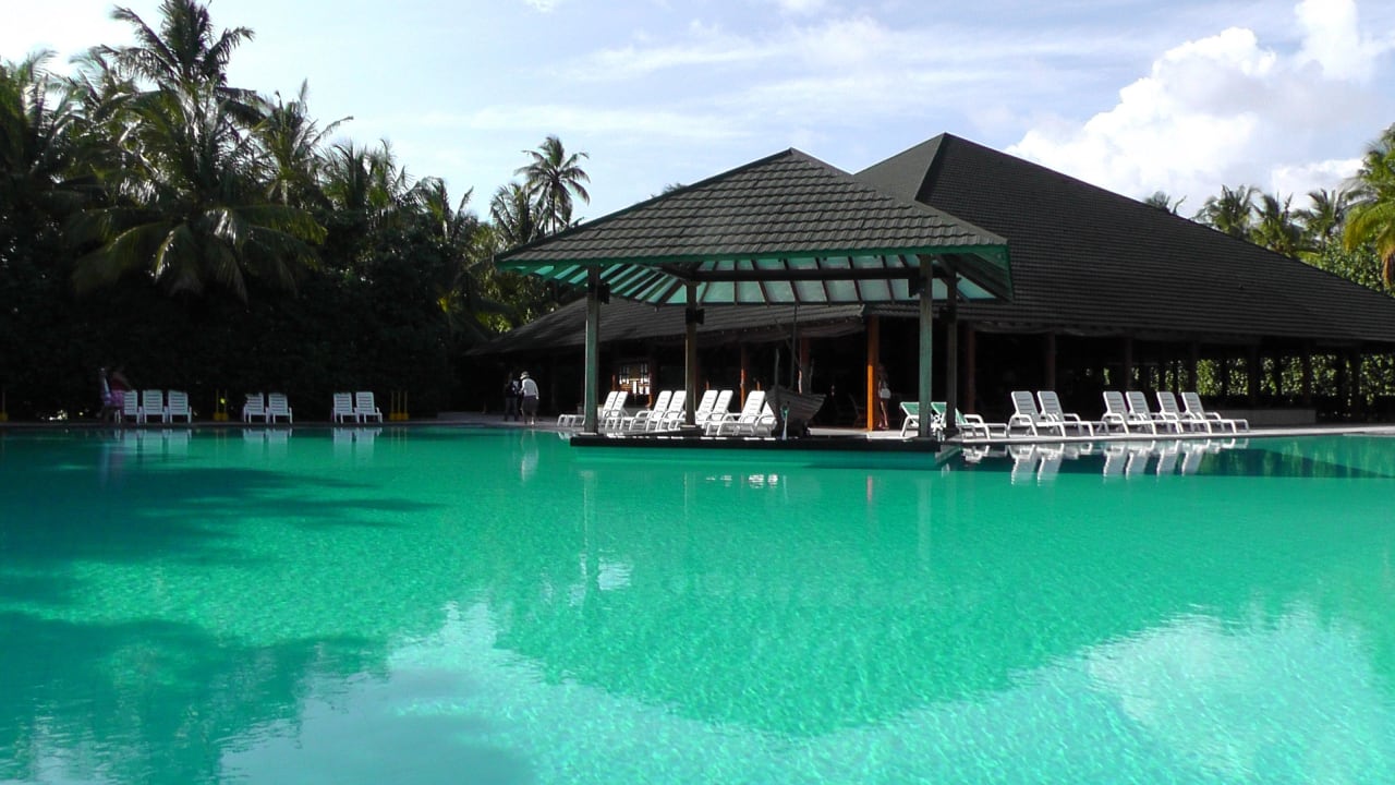 Selten so leer Adaaran Select Meedhupparu Island Resort - Premium All Inclusive