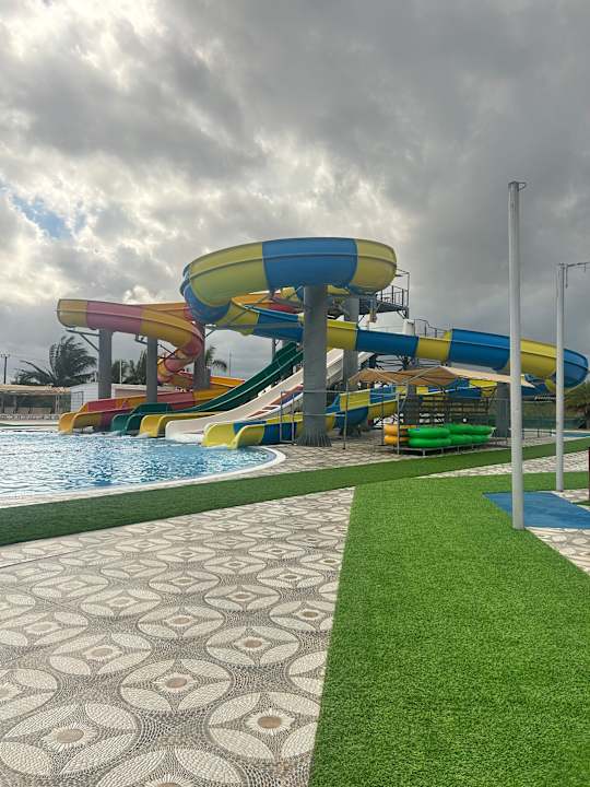 Pool Crystals Beach Resort Belle Mare, a member of Radisson Individuals