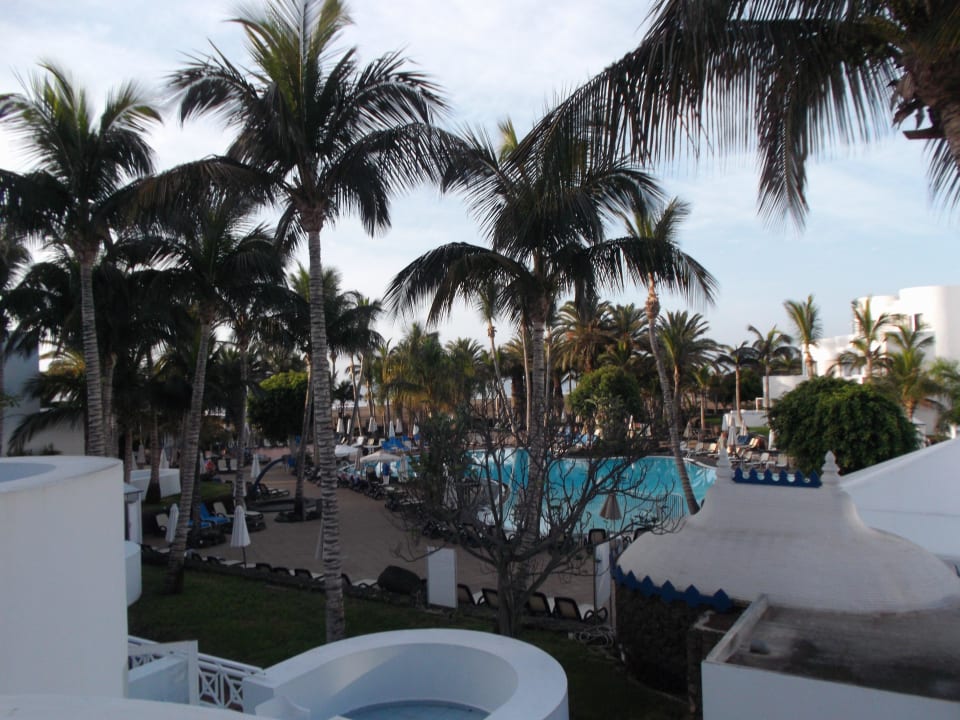 Poolbereich vom Balkon Zimmer 226 Hipotels La Geria