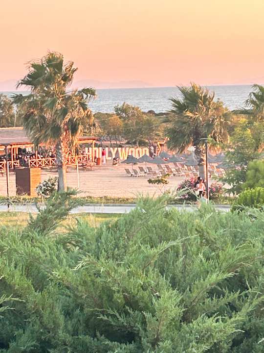 Strand Aquasis De Luxe Resort & Spa