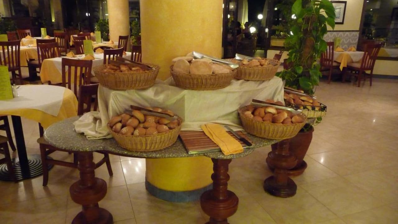 Abendessen Brot & Brötchen Flamenco Beach & Resort