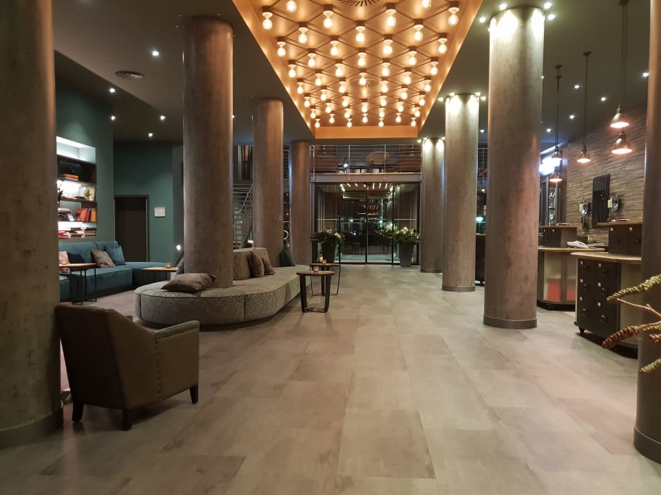 Lobby AMERON Berlin ABION Spreebogen Waterside