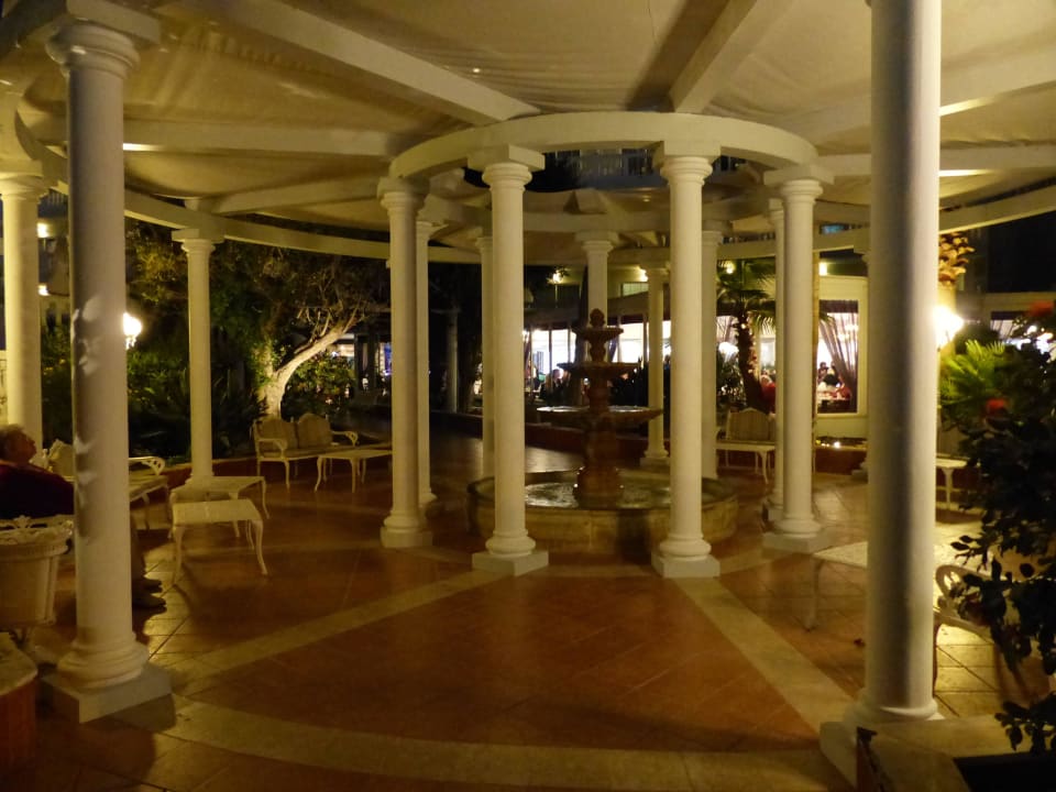 Eingang zur Lobby Hotel Bahia del Sol