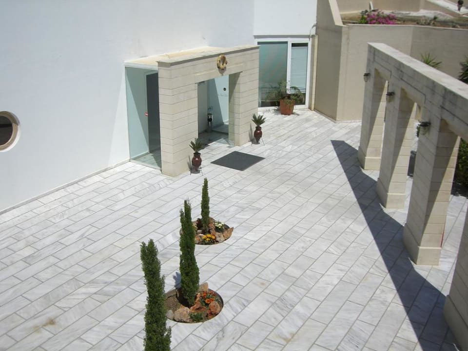 Eingangsbereich Santa Marina Beach