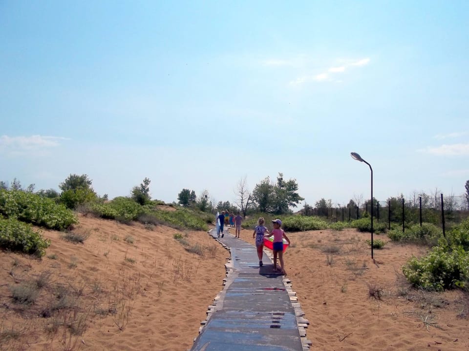 Дорога на пляж Hotel Longosa