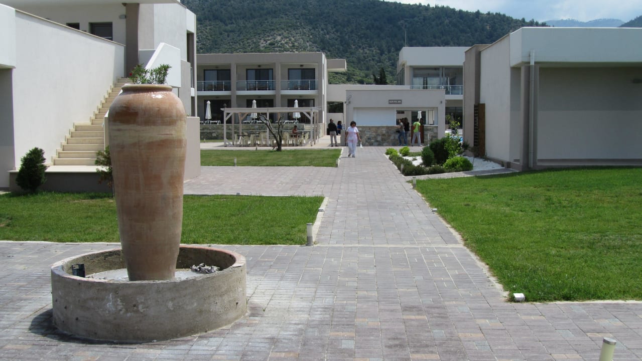 Hinter der Poolbar Alea Hotel & Suites