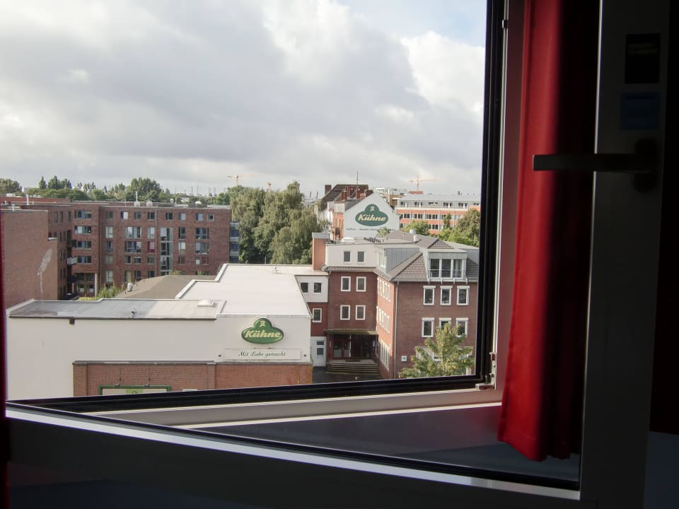 "Fenster Ließ Sich Weit öf..." B&B Hotel Hamburg-Altona (Hamburg-Altona ...