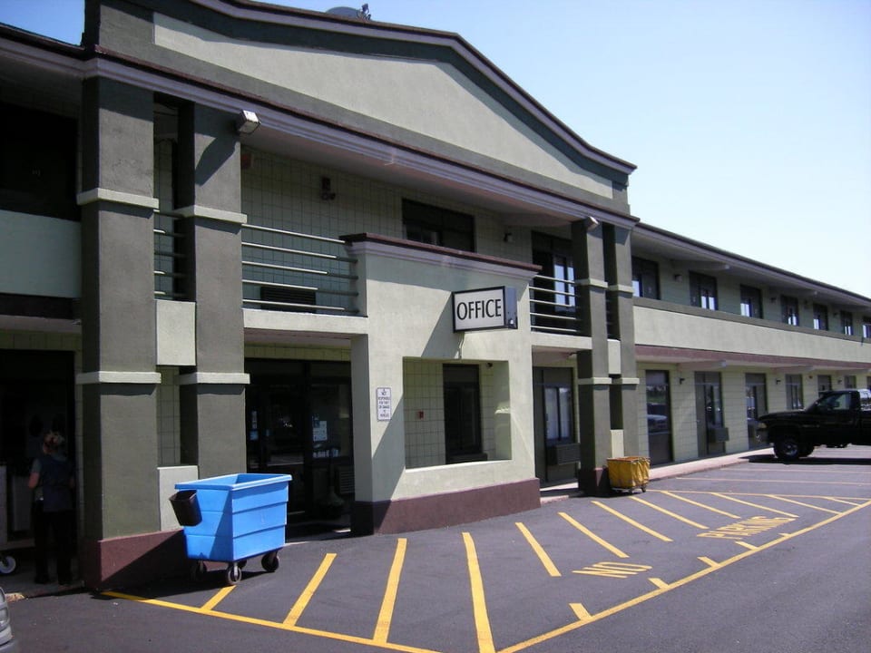 In die Jahre gekommen - ohne Lift! Econo  Lodge