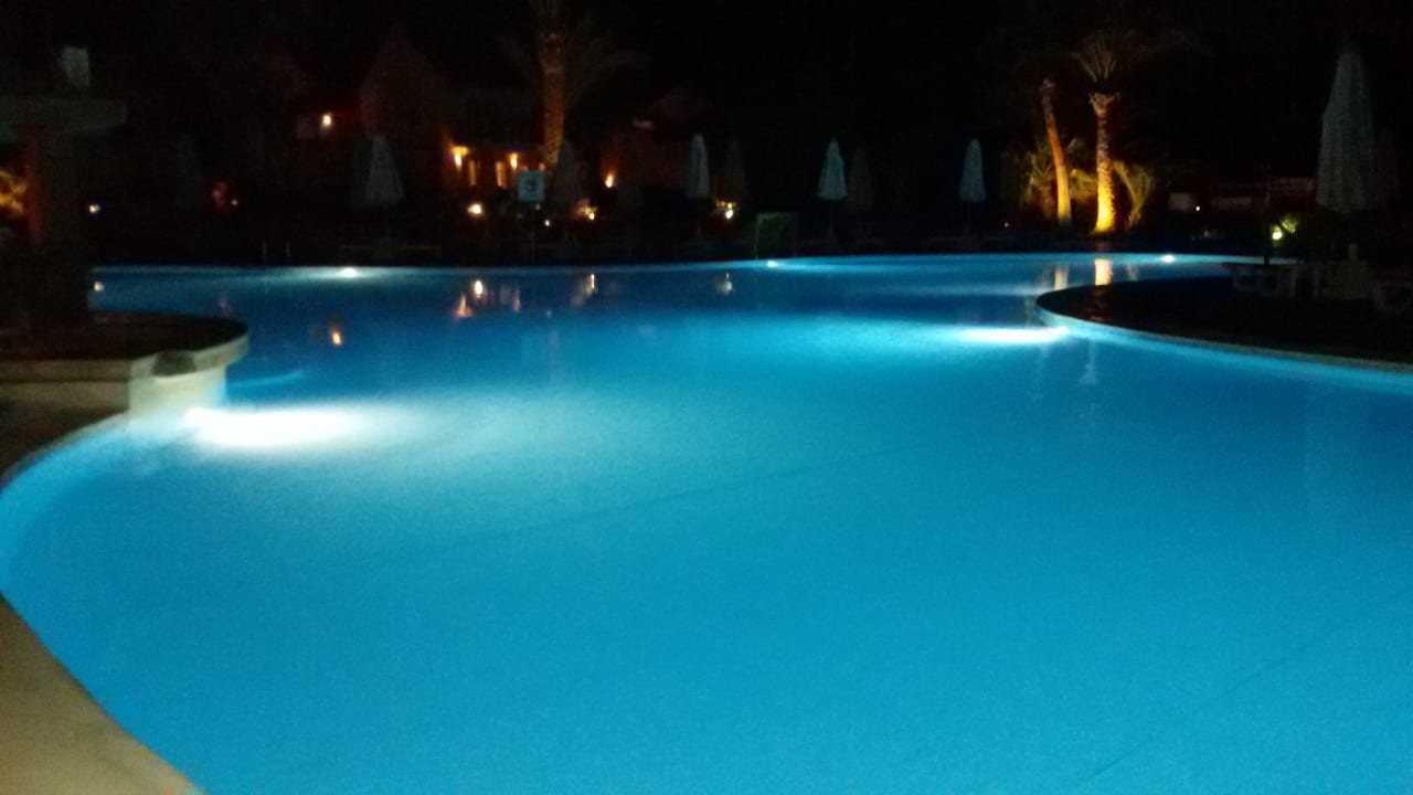 Pool Mövenpick Resort & Spa El Gouna