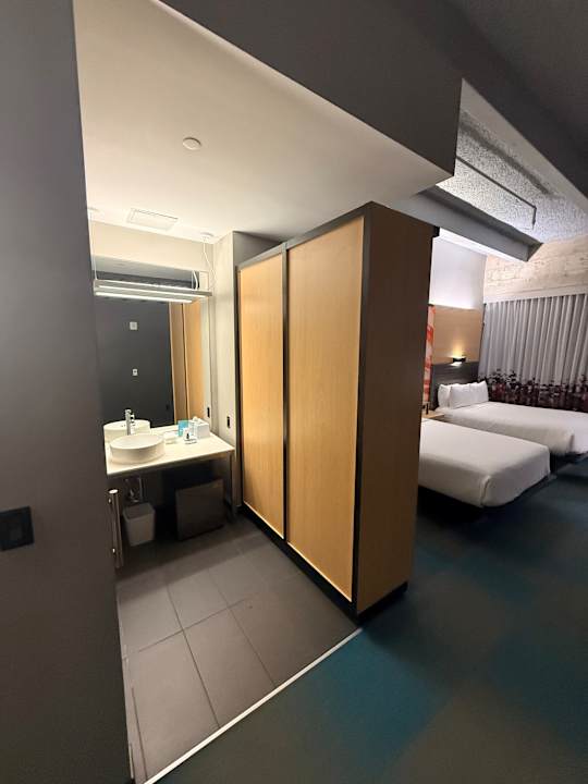 Zimmer ALoft Hotel Miami Airport