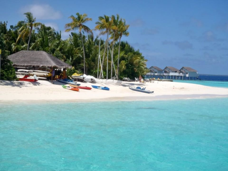 Strand/Wassersportzentrum Machchafushi Island Resort & Spa Maldives, The Centara Collection
