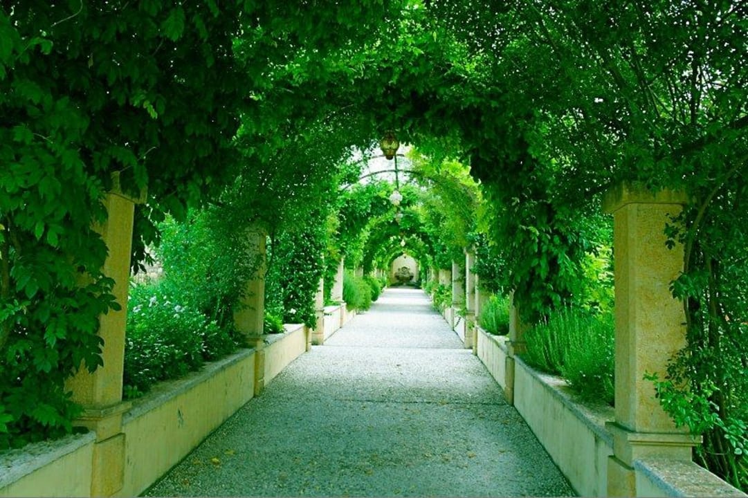 Der Weg zum Pool Byblos Art Hotel Villa Amista