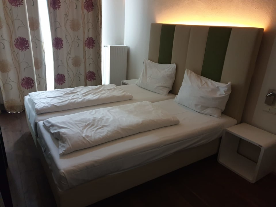 Zimmer Hahn Hotel Vienna City